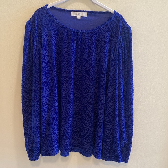 Talbots Velvet Burnout Mosaic Long Sleeve Floral Blouse Royal Blue Size LARGE - Picture 3 of 7